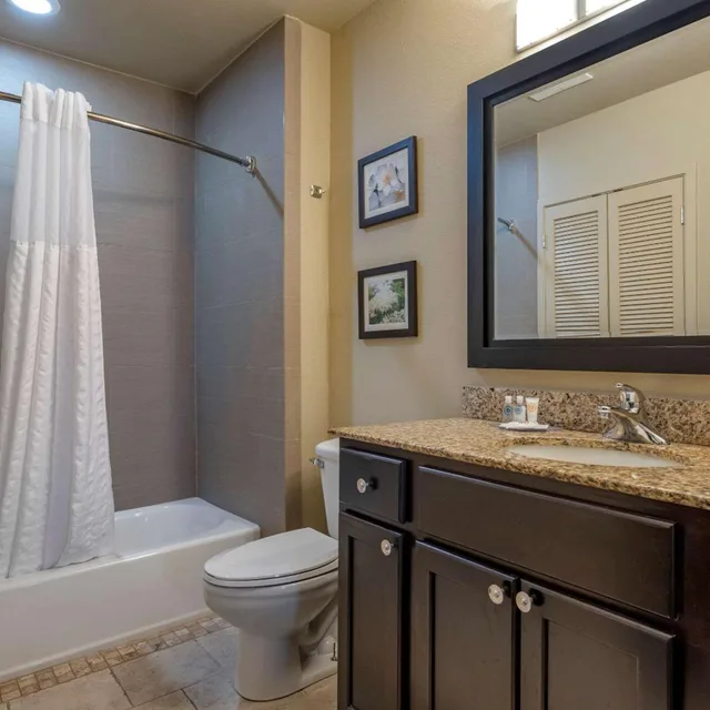 جناح بسريرين كوين، Comfort Inn Bentonville - Crystal Bridges 7/7