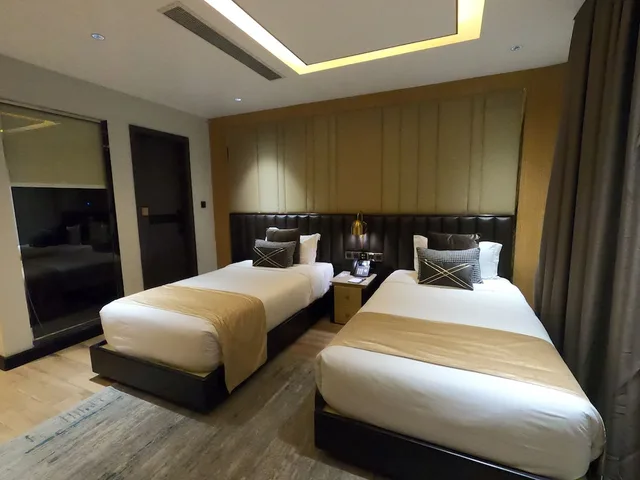 Deluxe, Twin Beds, The Zabeer Dhaka 3/10