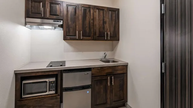 Suite, 2 Queen Beds, Kitchenette, Best Western Plus Saint Peter 7/7