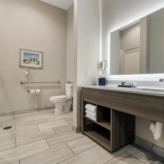 غرفة بسريرين كوين بحوض استحمام لذوي الإعاقة، Executive Residency By Best Western Corpus Christi 5/6