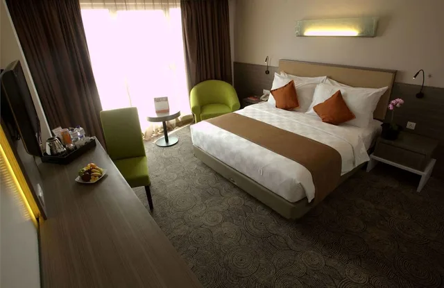 غرفة تنفيذية بسرير مزدوج، Swiss Belhotel Borneo Samarinda 2/4