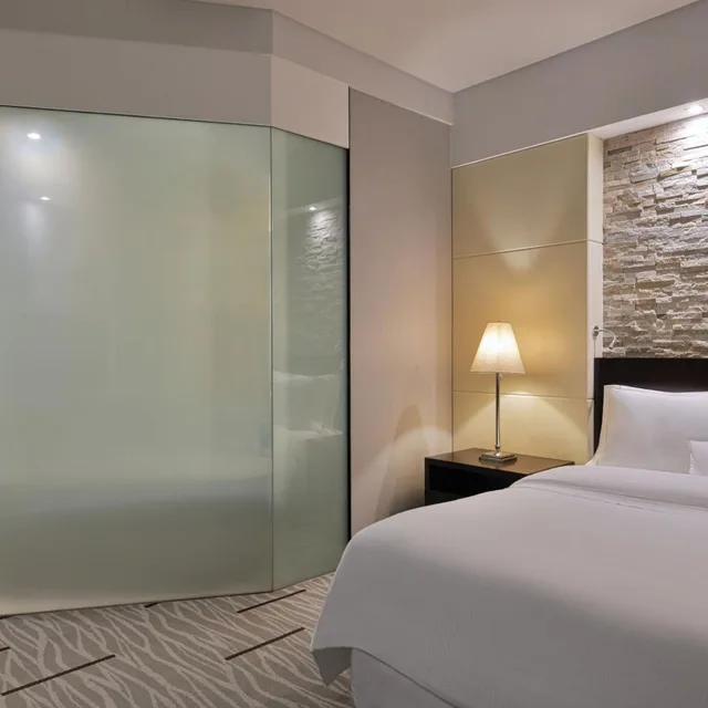 غرفة ديلوكس بسرير كينج، The Westin Hotel Bahrain City Centre 3/5