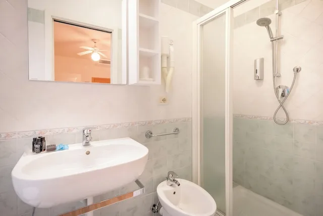 1 Bedroom, Design, Queen Bed, Courtyard View، Allorologio Hotel 4/4