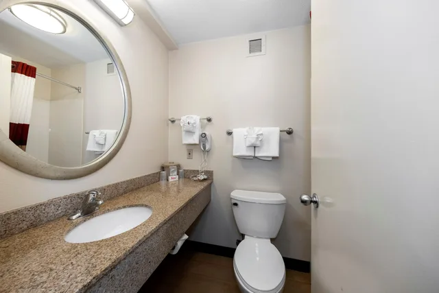 غرفة ديلوكس بسريرين، Red Roof Inn Myrtle Beach Hotel - Market Commons 3/4