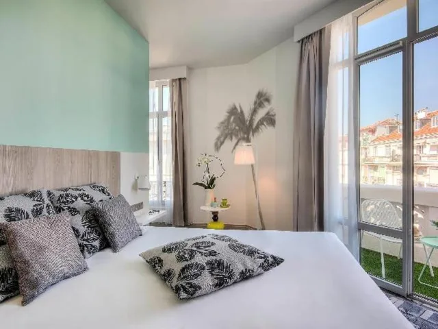 Standard, Sofa, Ibis Styles Nice Centre Gare 2/6