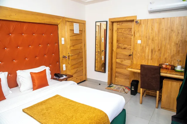 غرفة سوبيريور بسرير كوين بإطلالة على البحر، Hôtel Villa Les Orchidées 2/4