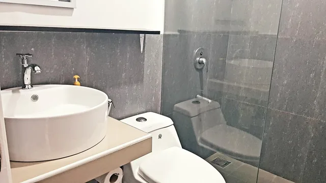 غرفة قياسية بسرير كوين بشرفة، Positano Alona Beach Panglao 5/6