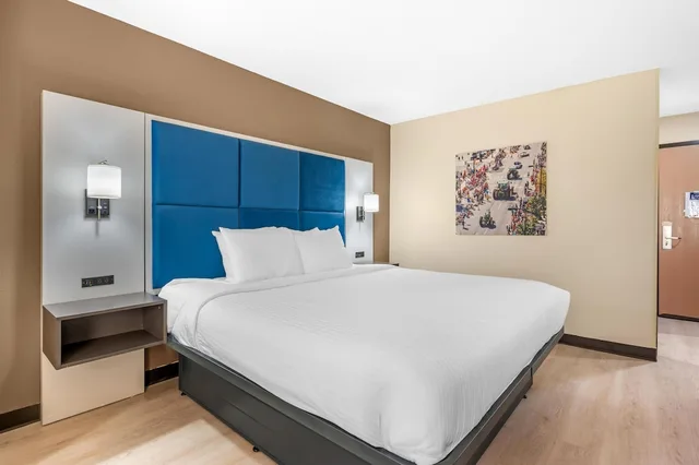 غرفة قياسية بسرير كينج، Best Western Forsyth - Decatur 2/6