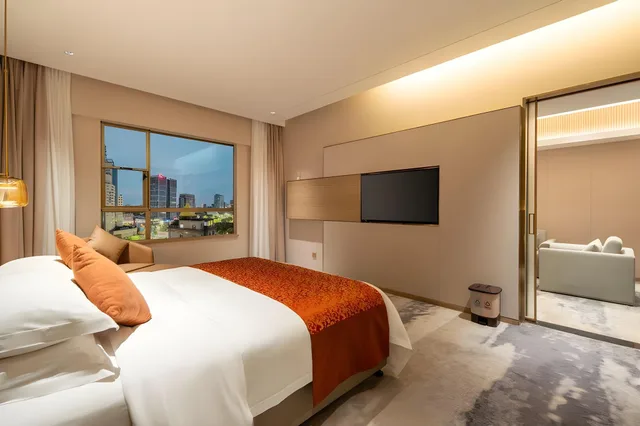 Suite, Queen Bed, Crown Tower، Zhangjiagang Guomao Hotel 1/1