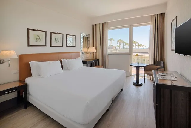 غرفة سوبيريور بسرير مزدوج بشرفة، Nh Parco Degli Aragonesi Hotel 2/6