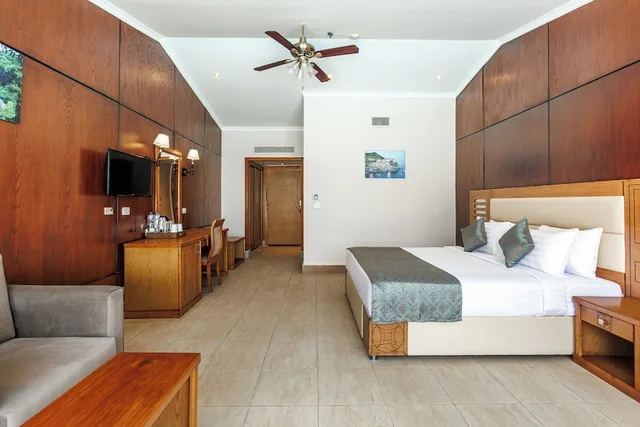 Swim Up, Single Bed, SUNRISE Alora Aqua Park Resort 1/2