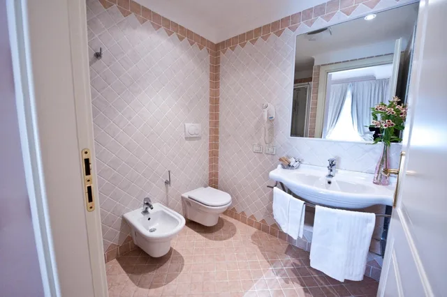 غرفة قياسية بسرير كوين، Ostuni Palace 4/5