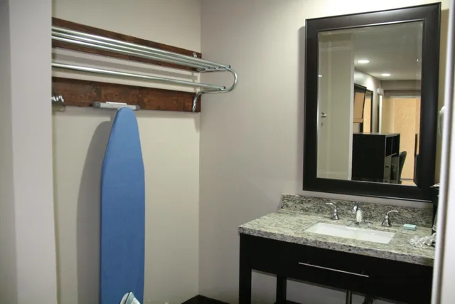 2 King Beds - Non-Smoking, Micfridge، Motel6 Monterey Park, CA 6/6