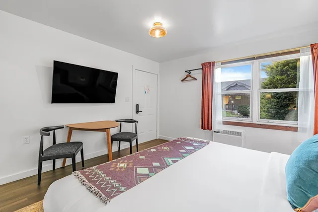 غرفة سوبيريور بسرير كينج، The Town House Lodge 2/2