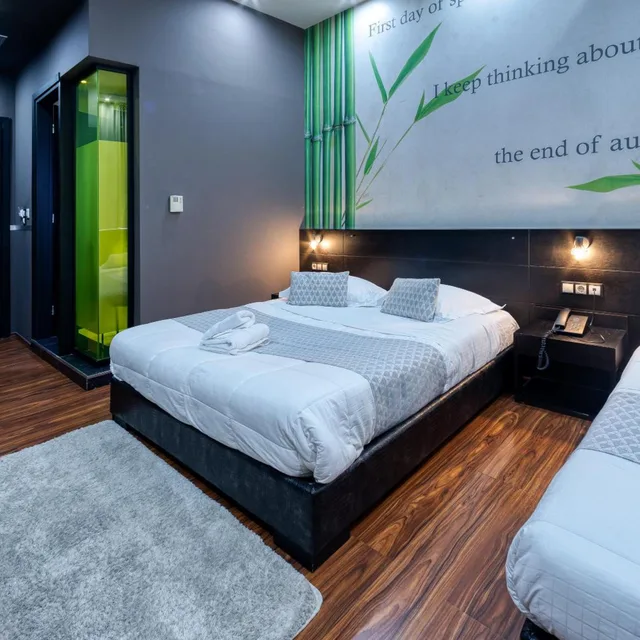 غرفة ثلاثية، Gallery Art Hotel 4/8