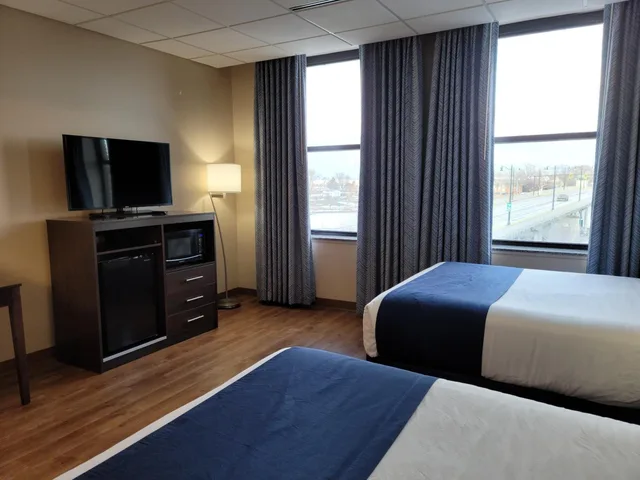 غرفة بسرير مزدوج بإطلالة على البحيرة، Ariel Broadway Hotel 3/5