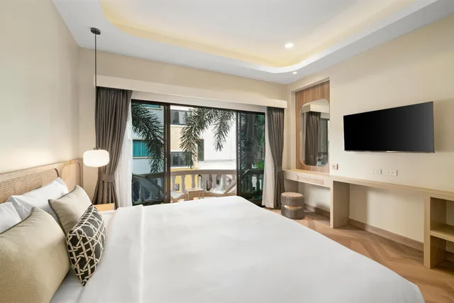 Deluxe, King Bed, Pool View, No Elevator، Buasri Boutique Patong 7/10