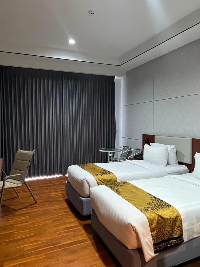 غرفة بسريرين منفصلين بإطلالة، Grand Miami Hotel 2/3