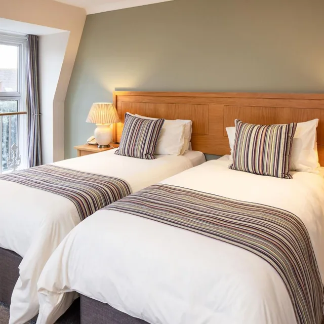 غرفة بسريرين منفصلين، Hotel De France 1/5