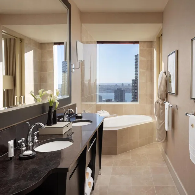 غرفة متصلة عائلية بإطلالة على النهر، Mandarin Oriental New York 3/3