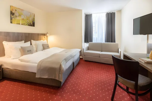 Comfort, Triple, Double Bed, Hotel Leonet 2/3