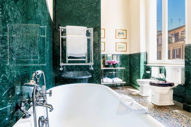 Serenissima, Suite, Queen Bed, Hotel Locarno 6/10