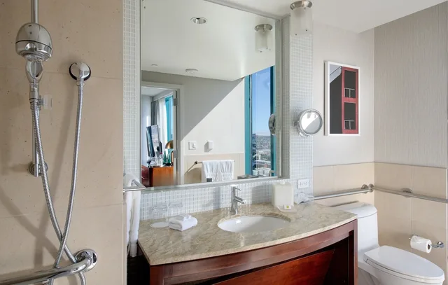 غرفة بريميوم بسرير كينج لذوي الإعاقة، Intercontinental San Francisco Hotel 4/4