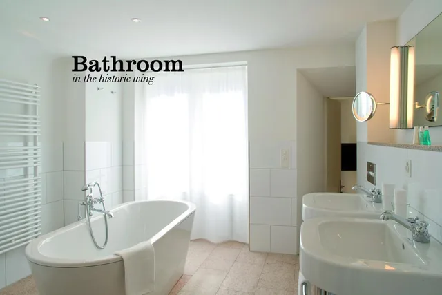 جناح جونيور، Hotel Saratz 8/10