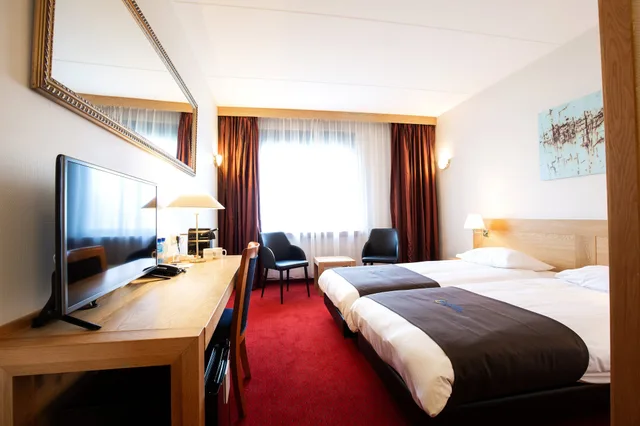 غرفة ديلوكس بسريرين منفصلين، Bastion Hotel Groningen 1/2