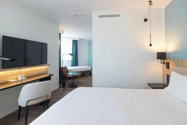 جناح جونيور بسرير كينج مع أريكة، Four Points by Sheraton Reims Cathedrale 2/4