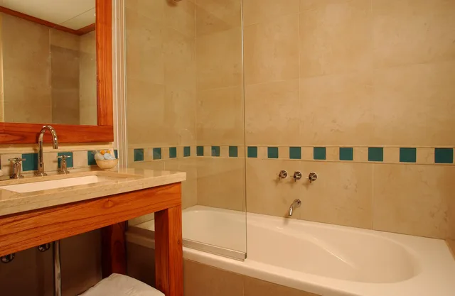 غرفة قياسية رباعية، Mirador del Lago Hotel 3/4