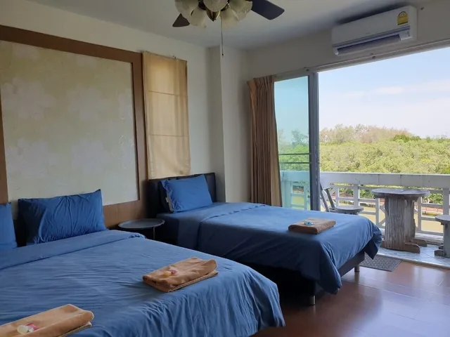 غرفة قياسية ثلاثية بسرير مزدوج وسرير فردي بإطلالة على النهر، Banchaitalay Room 2/3