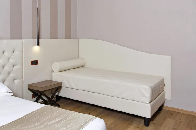 Superior, Quadruple, Queen and Twin Beds, Arcangelo 3/8