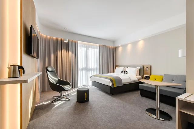 غرفة قياسية بسرير كينج لذوي الإعاقة، Holiday Inn Express Rzeszow Airport 5/9