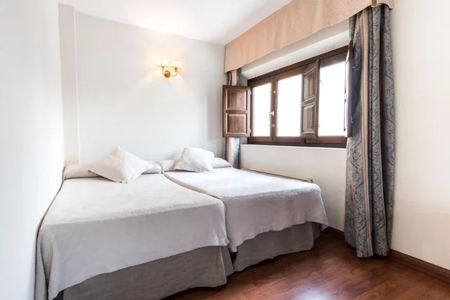 غرفة خارجية سوبيريور رباعية بسرير مزدوج وسريرين منفصلين، Plaza Nueva Hotel 2/6