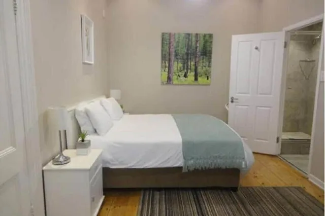 غرفة قياسية ثلاثية بسرير كوين وسرير فردي، The Greenhouse Boutique Hotel 2/3