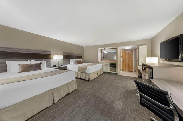 جناح جونيور بسريرين كينج، Best Western Plus Executive Inn 1/8