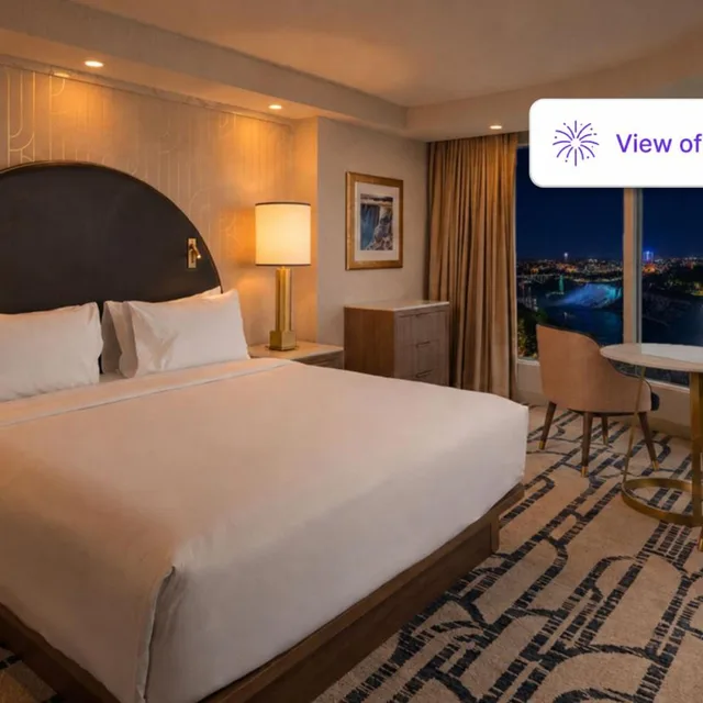 2 Rooms, Premium, Suite, 1 King and 2 Queen Beds, Falls View, Sofa، Embassy Suites By Hilton Niagara Falls Fallsview 1/3