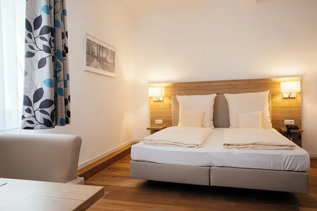 Standard, Double or Twin Bed, Hotel Perkeo 5/10