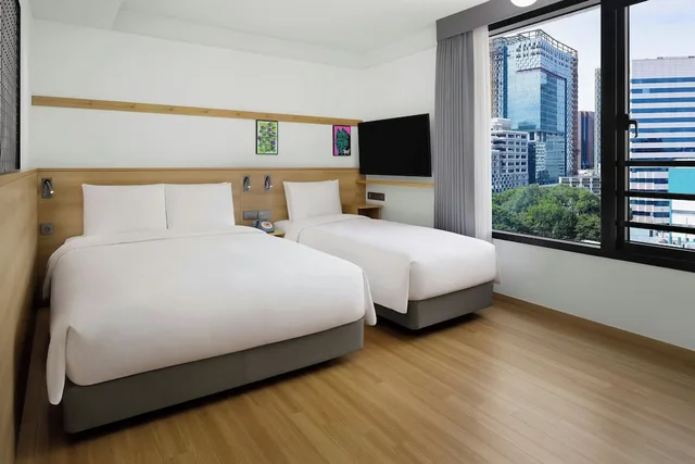 غرفة بسرير فردي بإطلالة على المدينة، Moxy Seoul Insadong 3/9