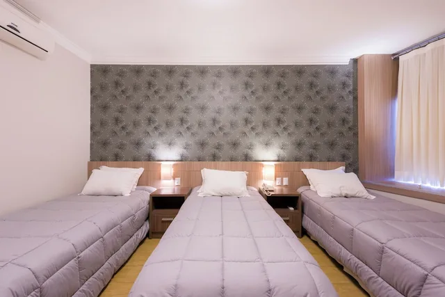 غرفة بريميير ثلاثية بثلاثة أسرّة، Hotel Continental Inn 1/10