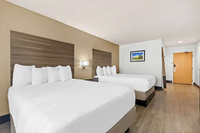 Room, 2 Queen Beds, Best Western Plus Caldwell Inn & Suites 2/5