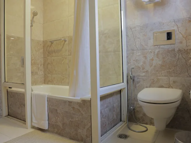 Family, Queen Bed, Kitchen, Ground Floor, Maya Manor Boutique Hotel By Kgh Group 7/10