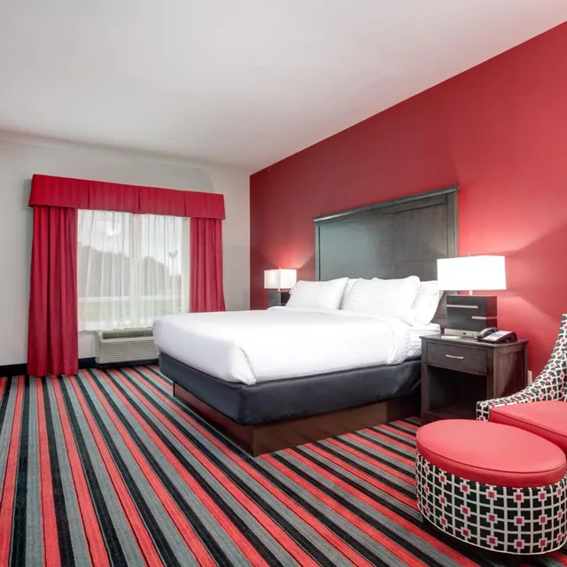 جناح استوديو بسرير كينج، Holiday Inn Hotels And Suites Lafayette North 1/1