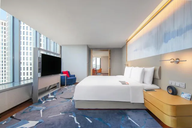 جناح رئاسي بسرير كينج بإطلالة على النهر بغرفة نوم واحدة مع دخول صالة النادي، Le Meridien Hangzhou Binjiang 1/4
