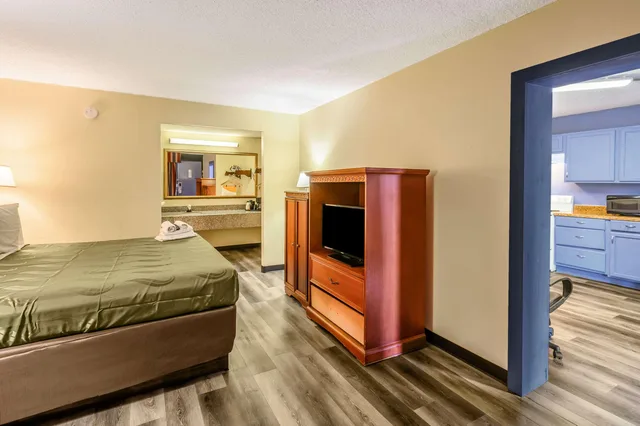 جناح بسرير كينج، Quality Inn New Orleans I-10 East 1/2