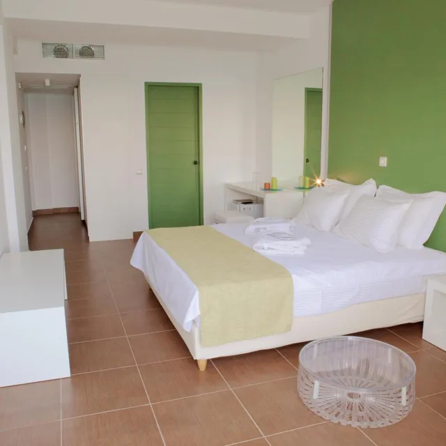 غرفة ديلوكس بسرير مزدوج أو سريرين منفصلين بإطلالة على البحر، Erytha Hotel &amp; Resort 1/10