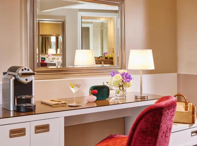 غرفة تنفيذية بسرير مزدوج وسرير فردي، The Rose Hotel 2/4