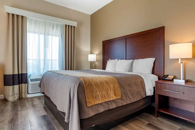 جناح بسرير كينج، Comfort Inn & Suites Fort Walton Beach - Destin West 2/3