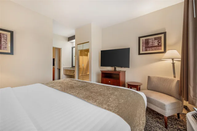 Suite, King Bed, Best Western Plus Boulder Louisville 4/7